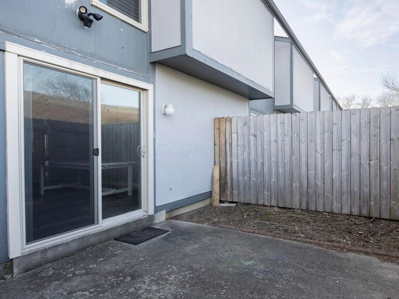 1030 Galliton Court, Unit H, Columbus, OH 43220 Photo 32