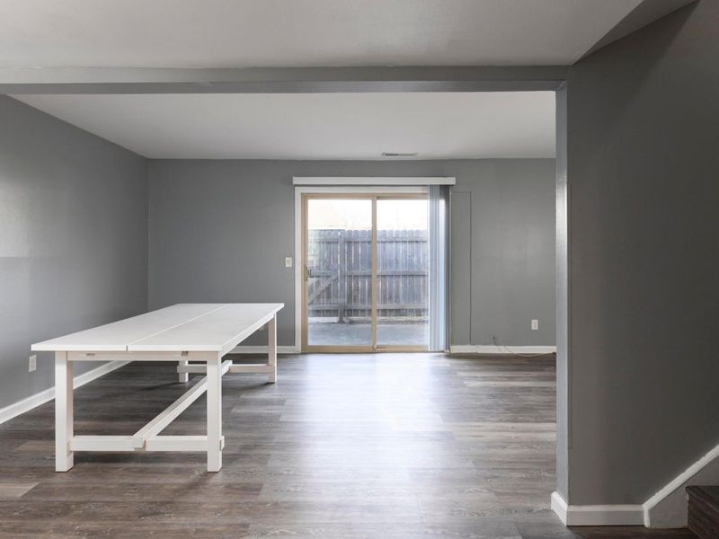 1030 Galliton Court, Unit H, Columbus, OH 43220 Photo 5