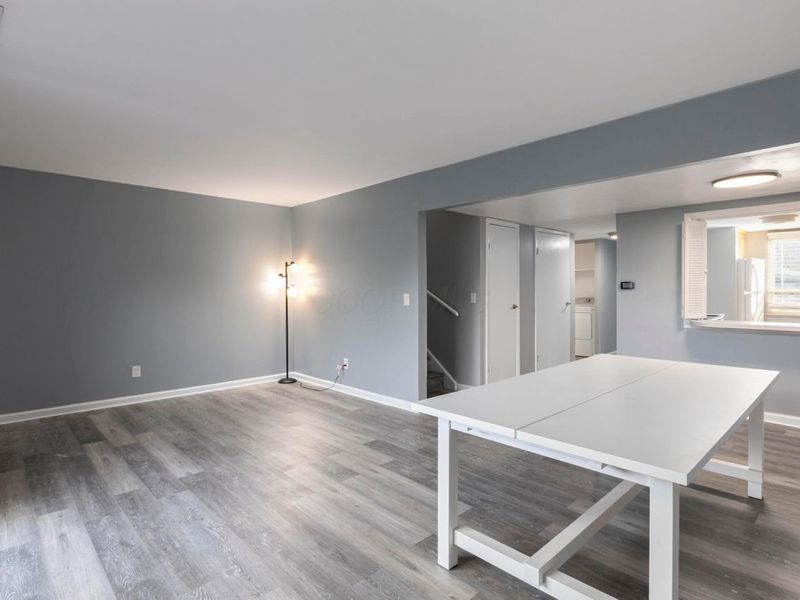 1030 Galliton Court, Unit H, Columbus, OH 43220 Photo 7