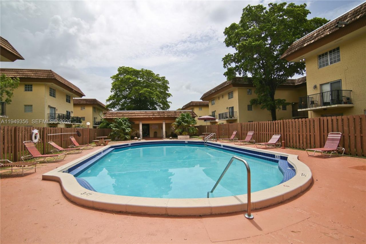 8500 SW 109th Ave, Unit 6-223, Miami, FL 33173 Photo