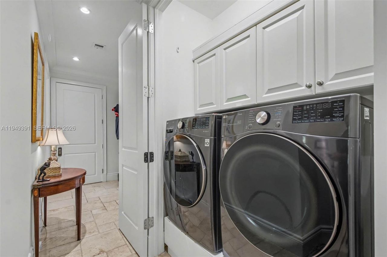 10530 SW 77th Ave, Unit 1, Pinecrest, FL 33156 Photo