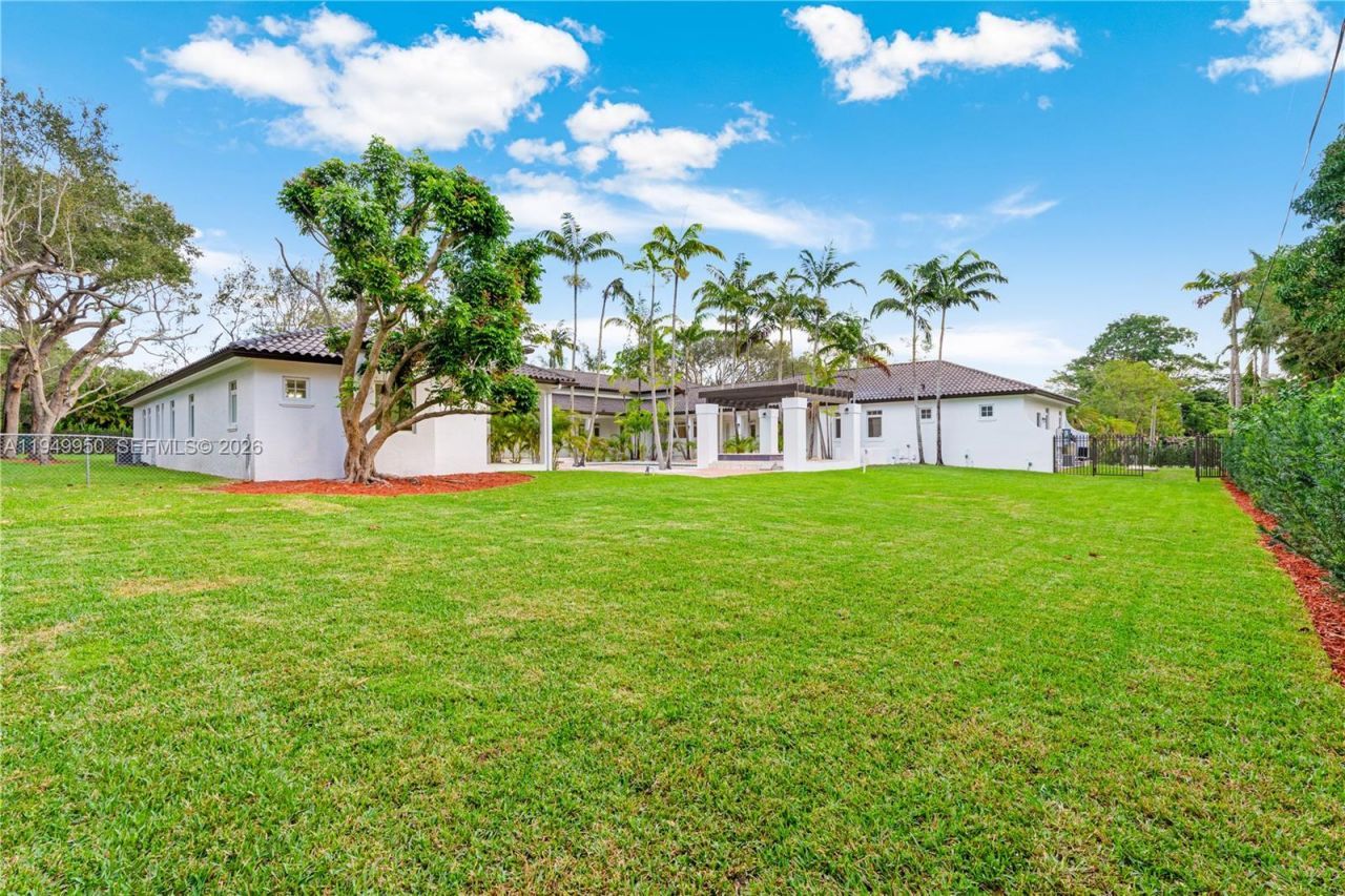 6200 SW 130th Ter, Pinecrest, FL 33156 Photo