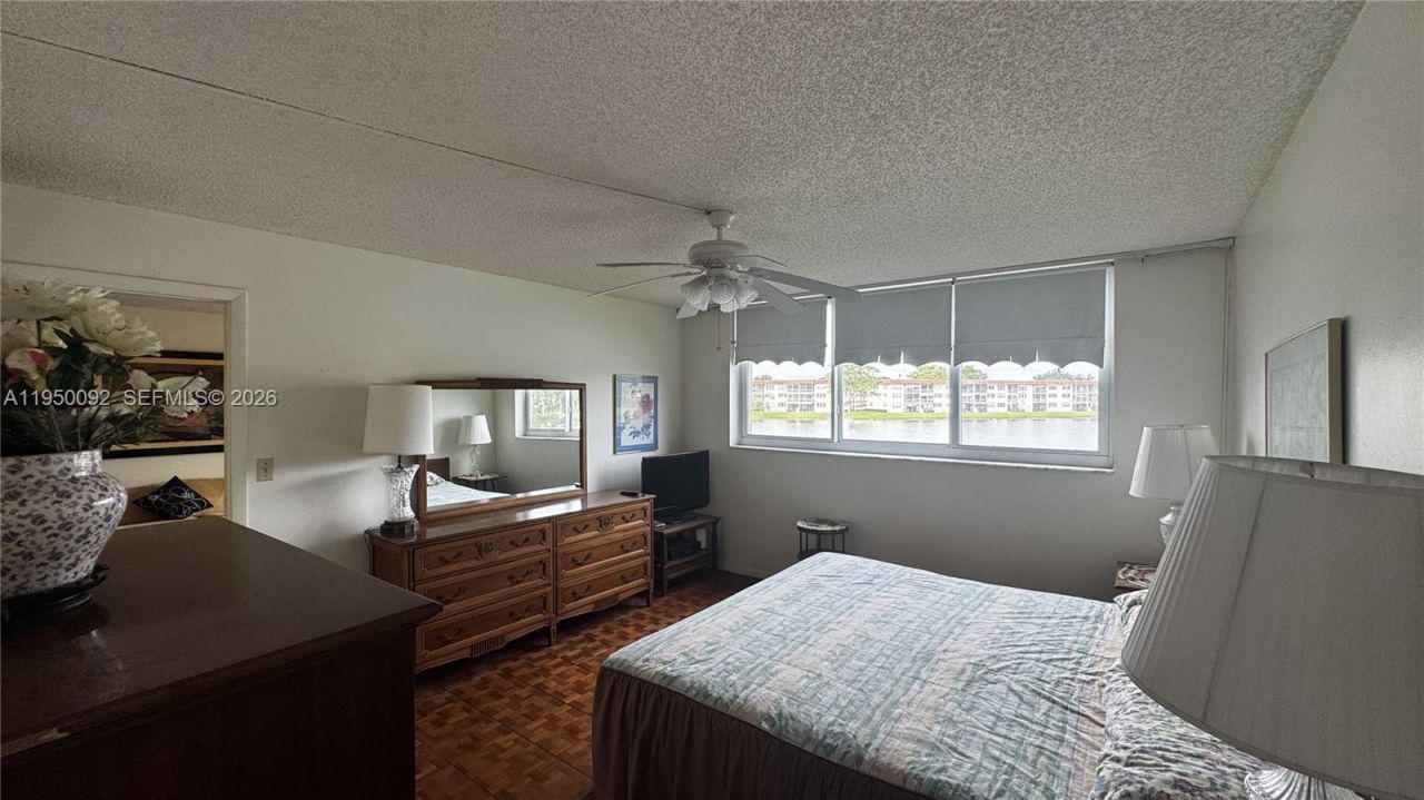 9423 S Hollybrook Lake Dr, Unit 203, Pembroke Pines, FL 33025 Photo