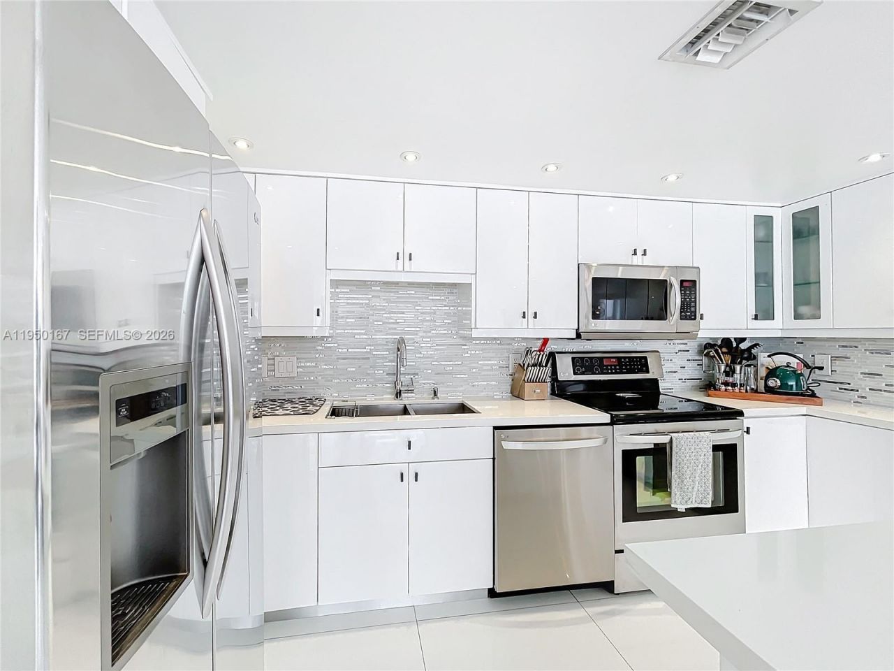 600 NE 36th St, Unit 703, Miami, FL 33137 Photo