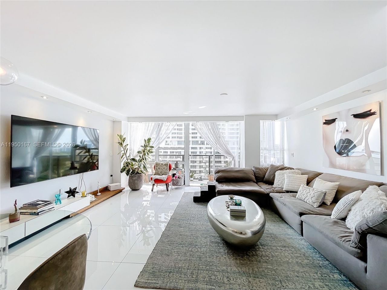 600 NE 36th St, Unit 703, Miami, FL 33137 Photo