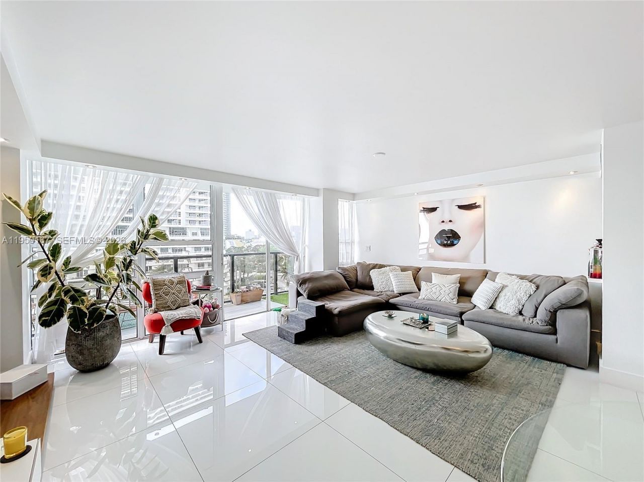 600 NE 36th St, Unit 703, Miami, FL 33137 Photo