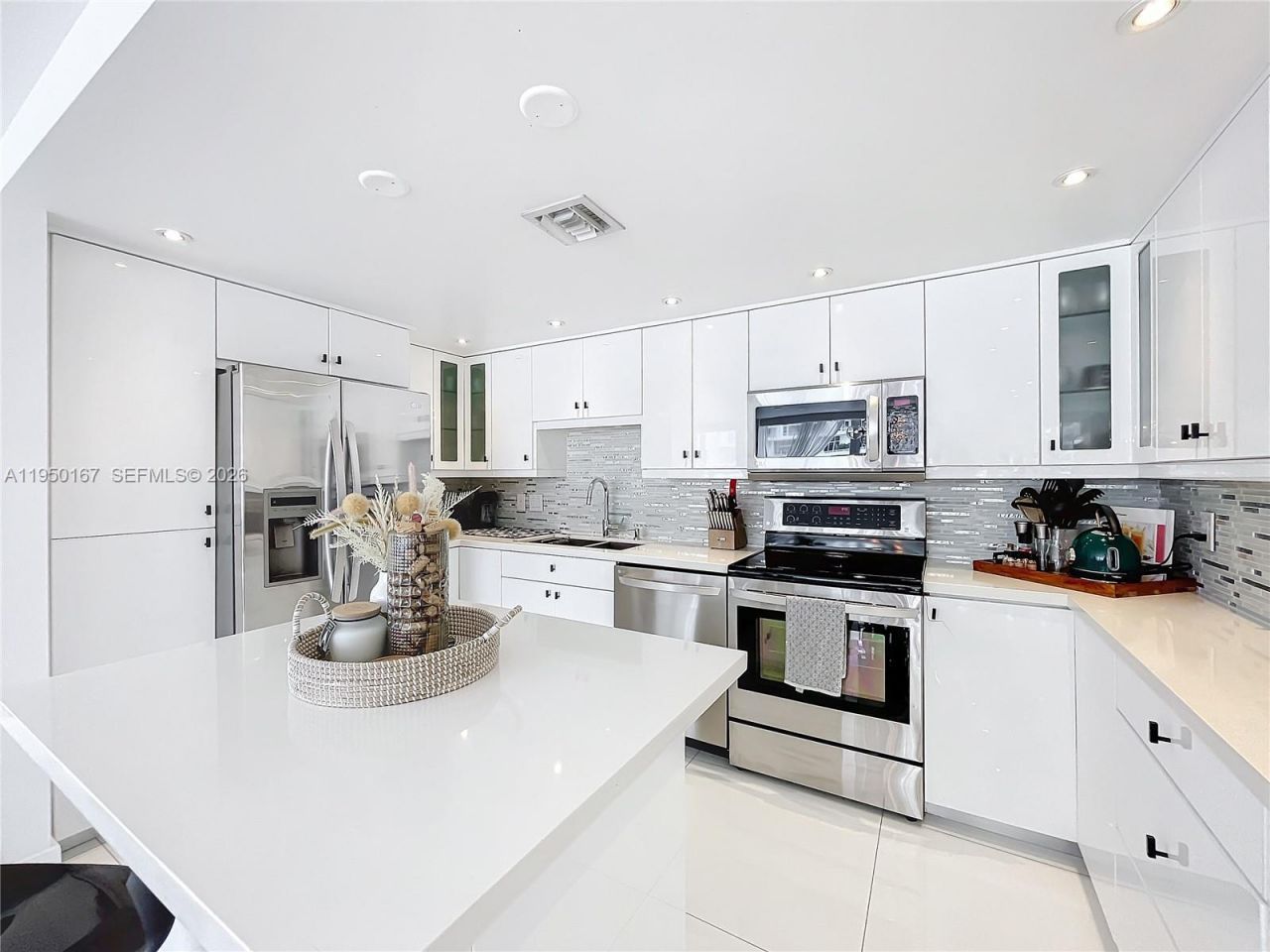 600 NE 36th St, Unit 703, Miami, FL 33137 Photo