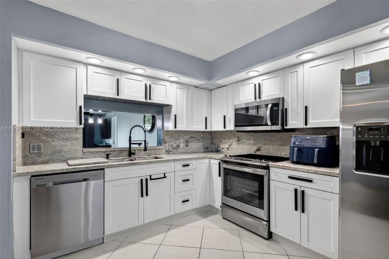 13100 SW 11th Ct, Unit 407C, Pembroke Pines, FL 33027 Photo