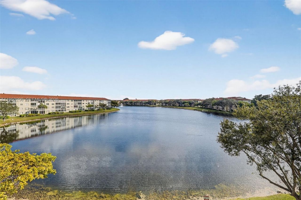 13100 SW 11th Ct, Unit 407C, Pembroke Pines, FL 33027 Photo