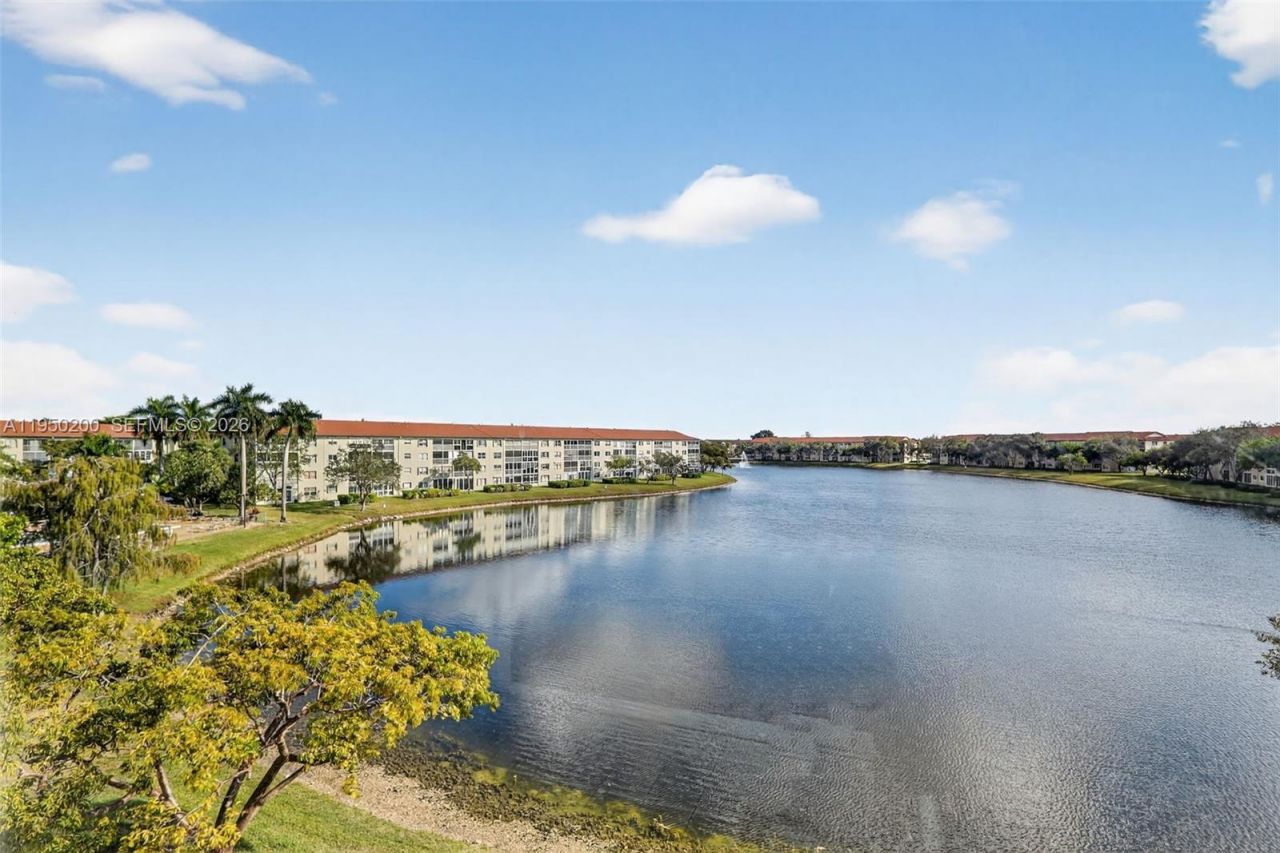 13100 SW 11th Ct, Unit 407C, Pembroke Pines, FL 33027 Photo