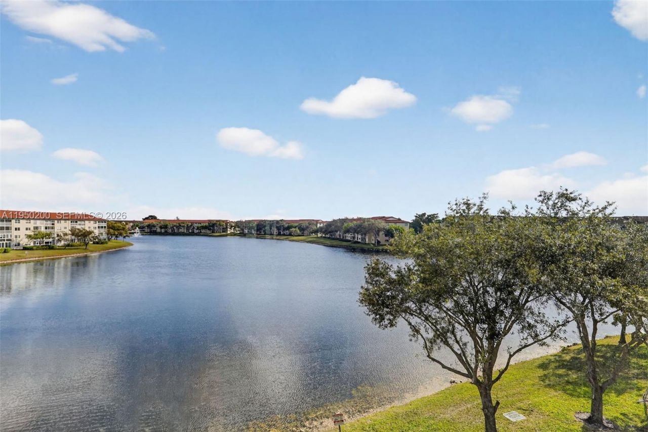 13100 SW 11th Ct, Unit 407C, Pembroke Pines, FL 33027 Photo