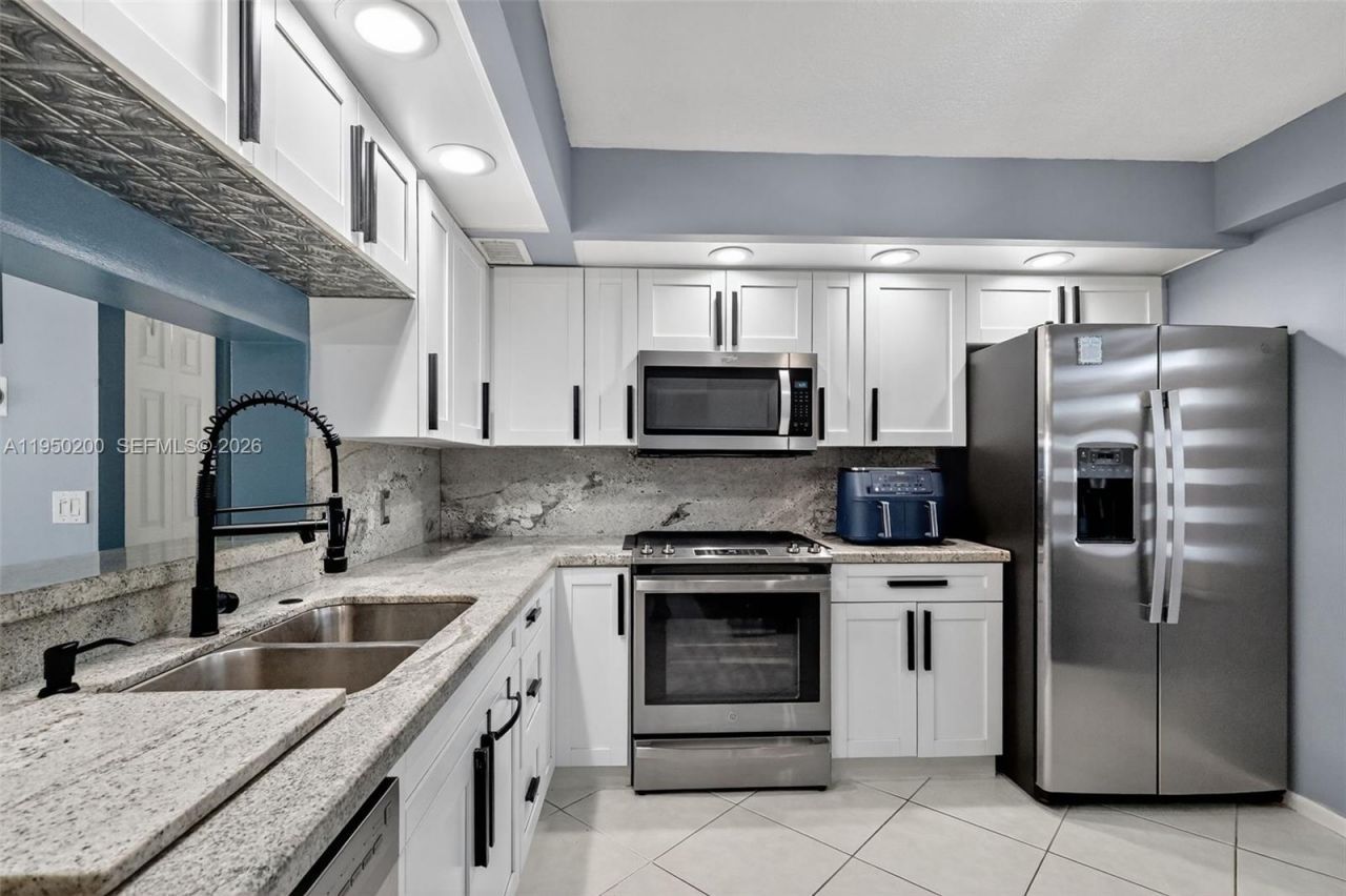 13100 SW 11th Ct, Unit 407C, Pembroke Pines, FL 33027 Photo