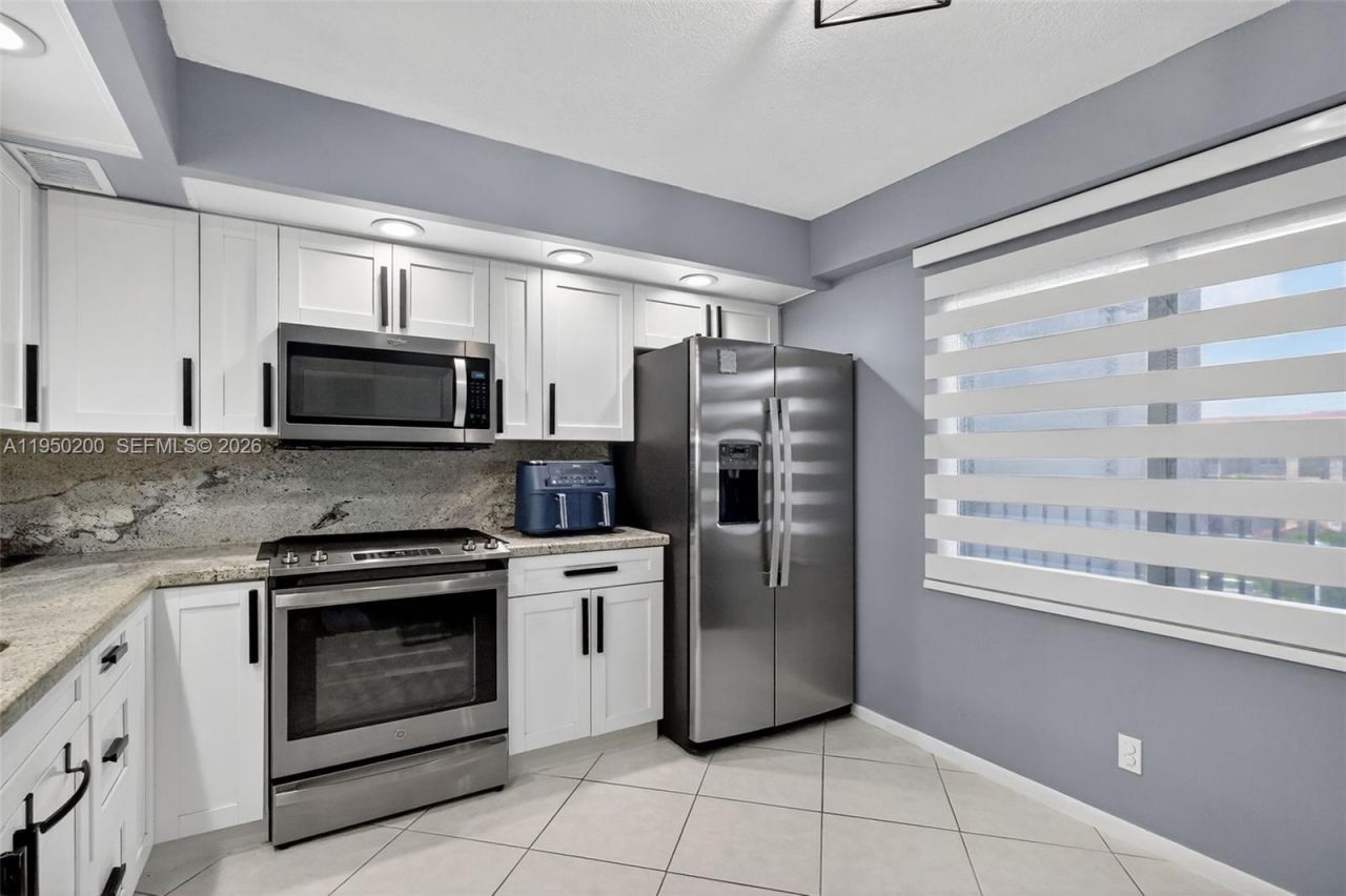 13100 SW 11th Ct, Unit 407C, Pembroke Pines, FL 33027 Photo