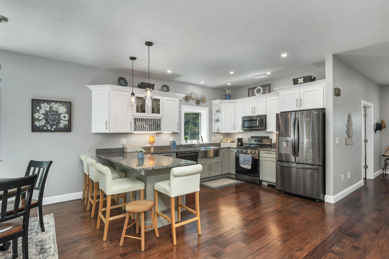 22 Stonehenge Circle, Unit 7, Northfield, NH 03276 Main Photo