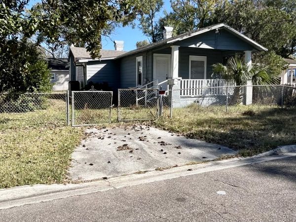 1325 WOODS Street, Jacksonville, FL 32209