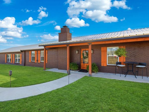 280 County Road 322, La Vernia, TX 78121