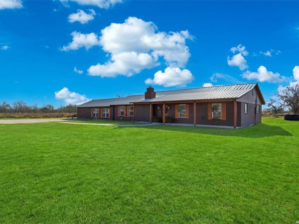 280 County Road 322, La Vernia, TX 78121