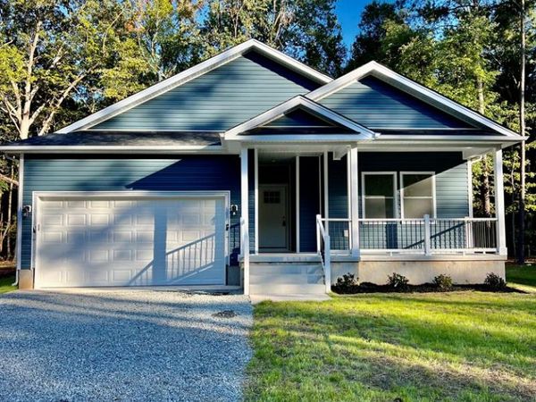 94 Dingley Rd, MONTROSS, VA 22520