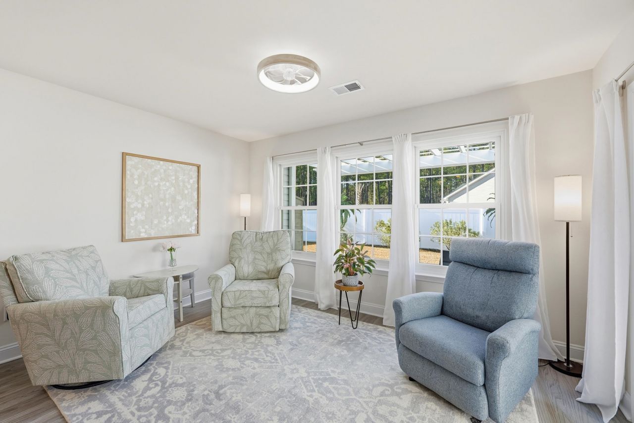 3835 Park Pointe Ave. Photo 12