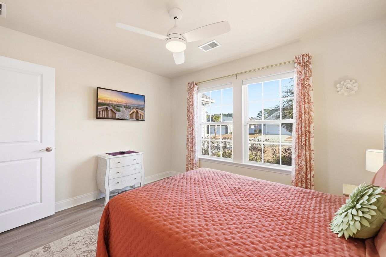 3835 Park Pointe Ave. Photo 22