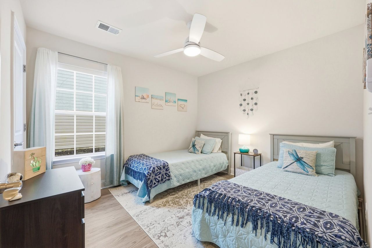 3835 Park Pointe Ave. Photo 23