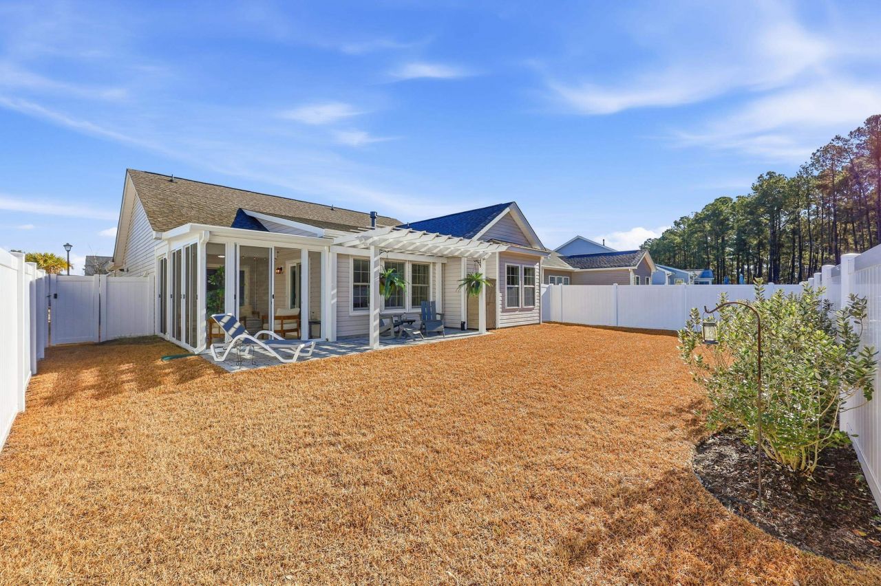 3835 Park Pointe Ave. Photo 33