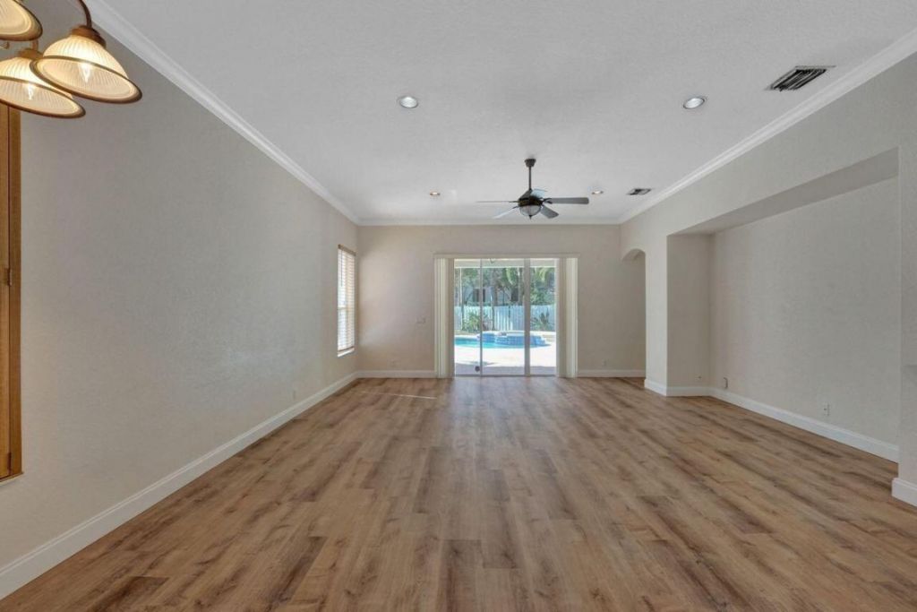 5302 Victoria Circle, West Palm Beach, FL 33409 Photo