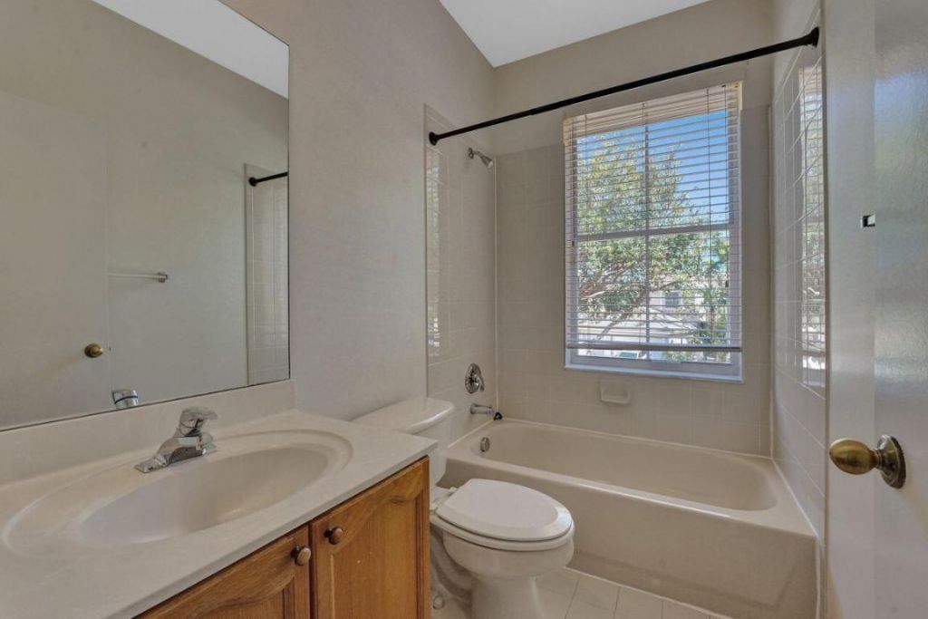 5302 Victoria Circle, West Palm Beach, FL 33409 Photo