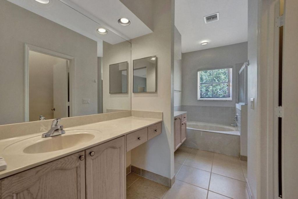 5302 Victoria Circle, West Palm Beach, FL 33409 Photo