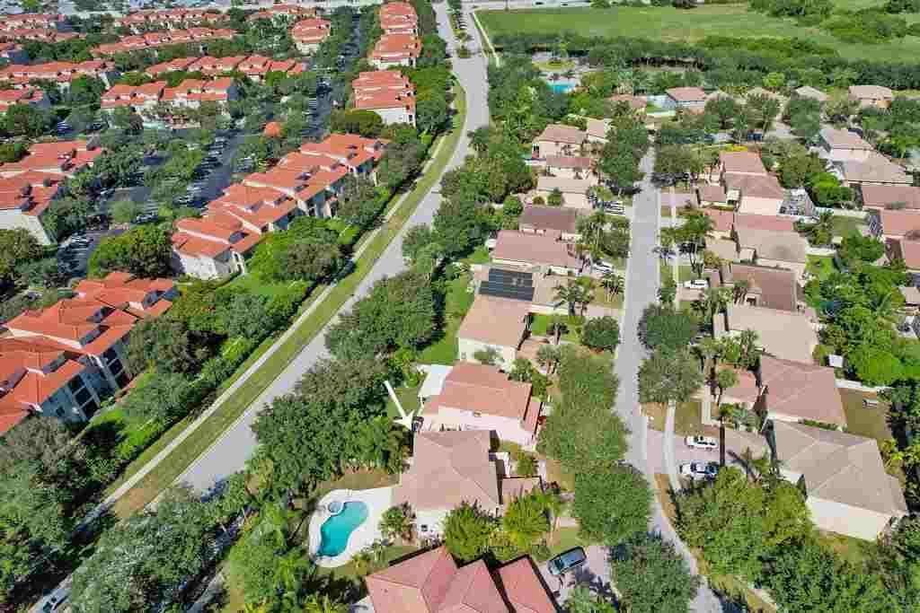 5302 Victoria Circle, West Palm Beach, FL 33409 Photo