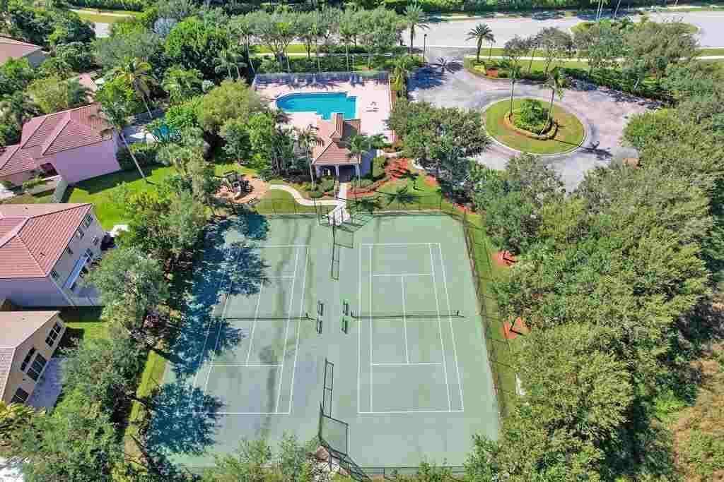 5302 Victoria Circle, West Palm Beach, FL 33409 Photo