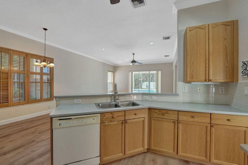 5302 Victoria Circle, West Palm Beach, FL 33409 Photo