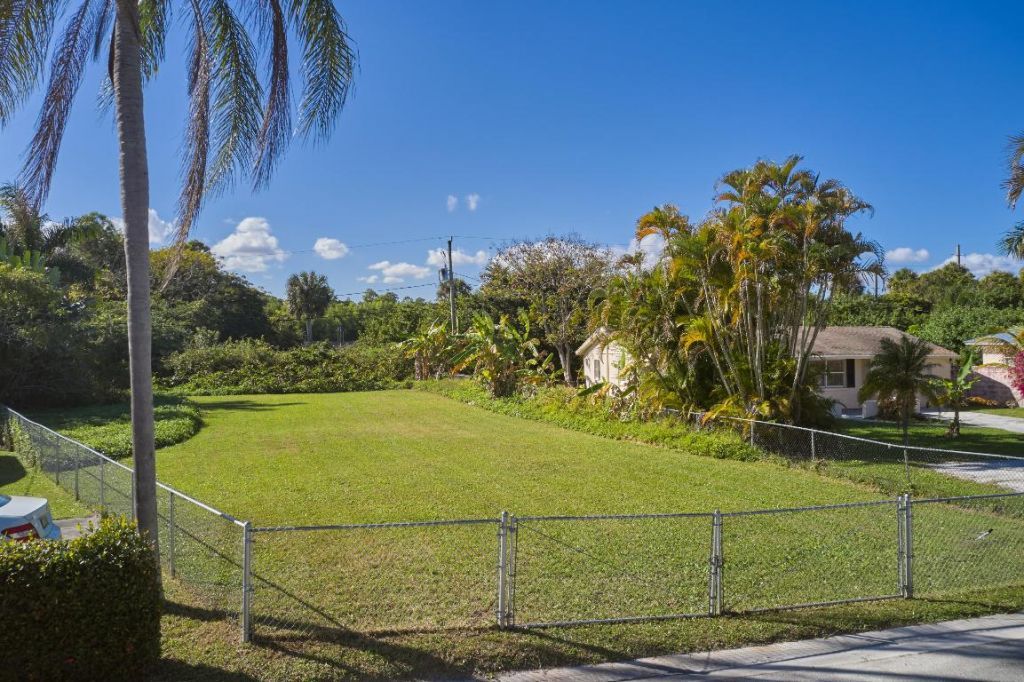 1328 NW Charlie Green Drive, Stuart, FL 34994 Photo