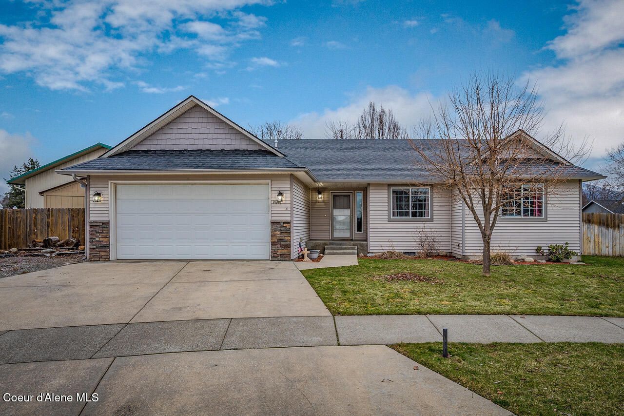 9499 N Macie Loop, Hayden, ID 83835 Main Photo