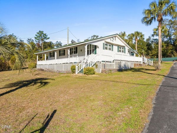 2686 Mona Lane, Alford, FL 32420