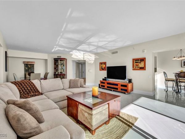 2777 Paradise Road, Unit 2304, Las Vegas, NV 89109