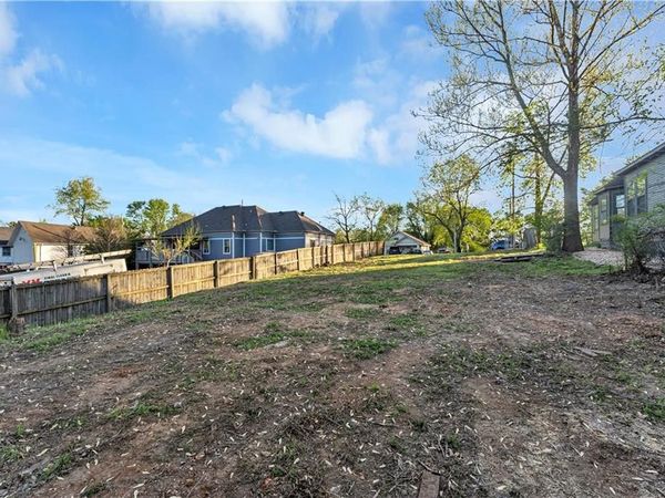 E Spring Street, Rogers, AR 72756