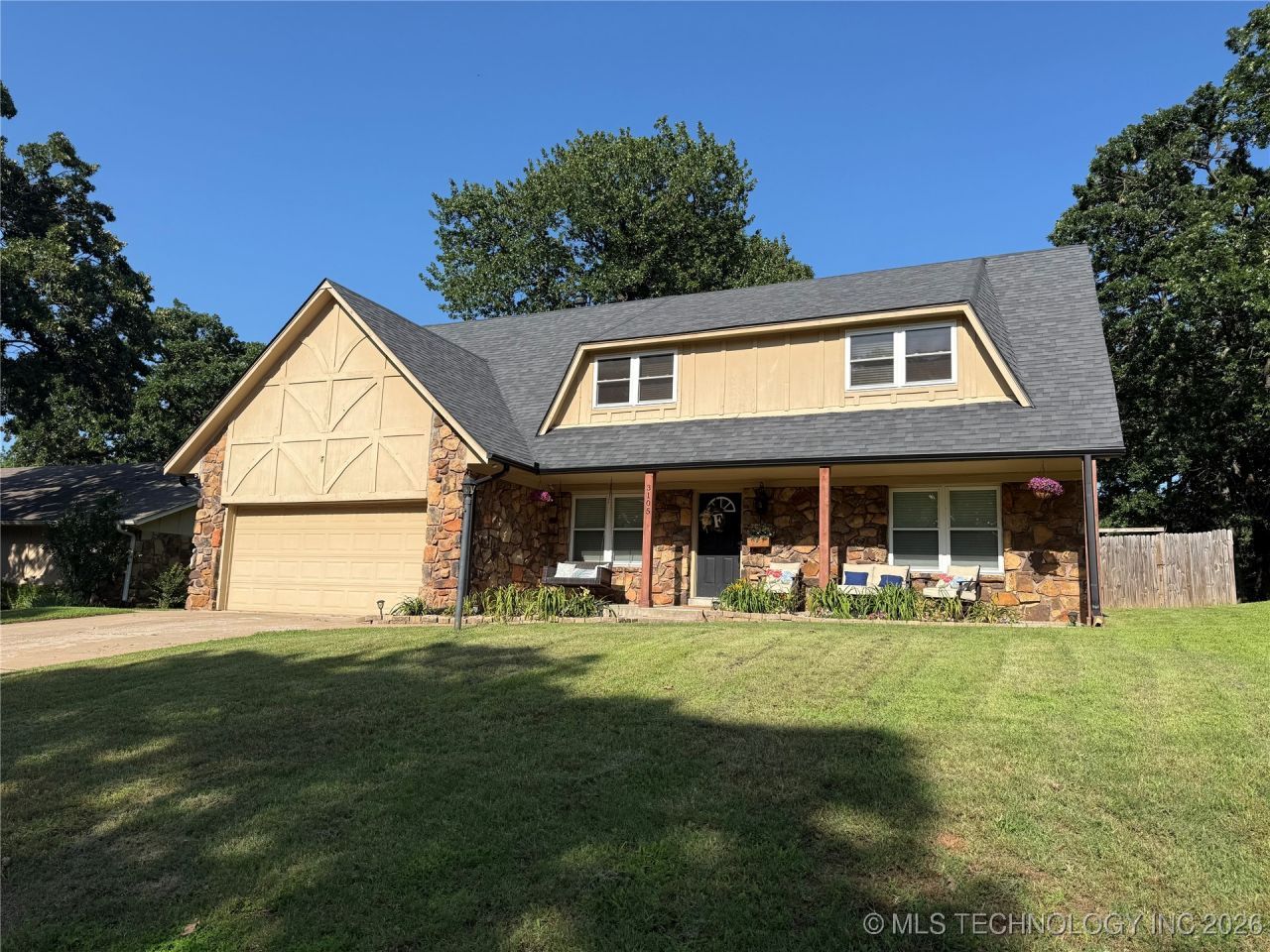 3105 S Nassau Avenue, Sand Springs, OK 74063 Main Photo