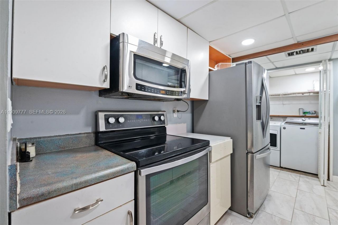 8001 NW 68th Ter, Tamarac, FL 33321 Photo