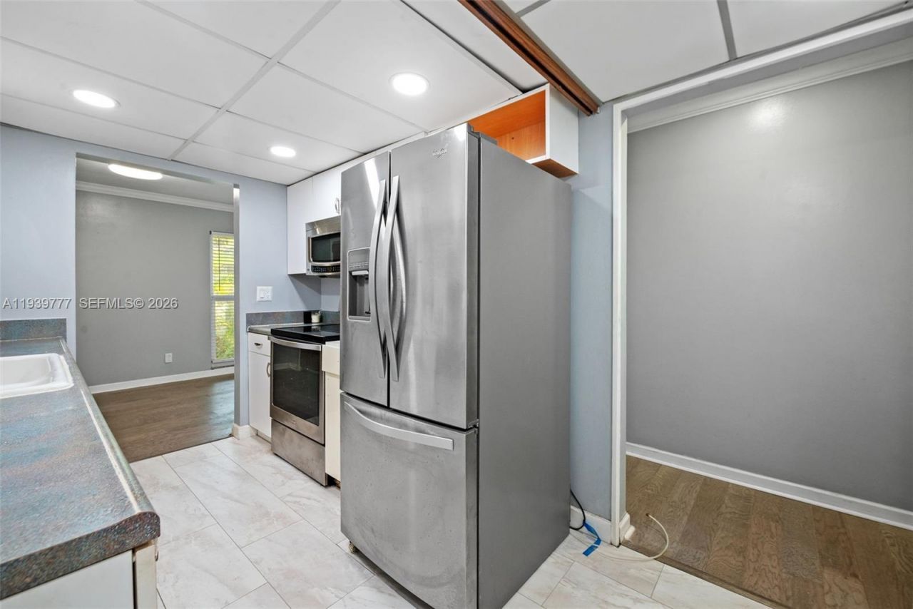 8001 NW 68th Ter, Tamarac, FL 33321 Photo