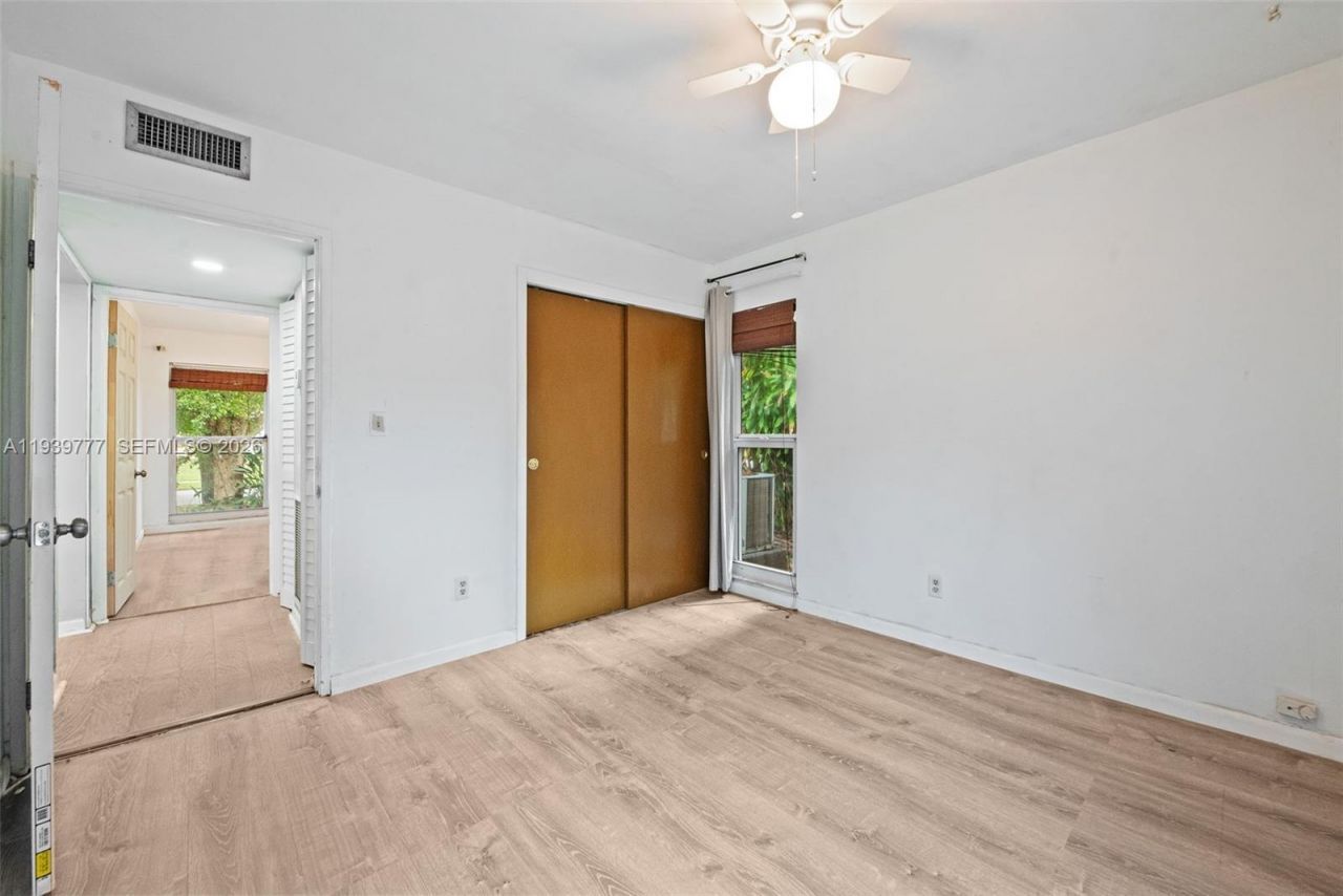 8001 NW 68th Ter, Tamarac, FL 33321 Photo