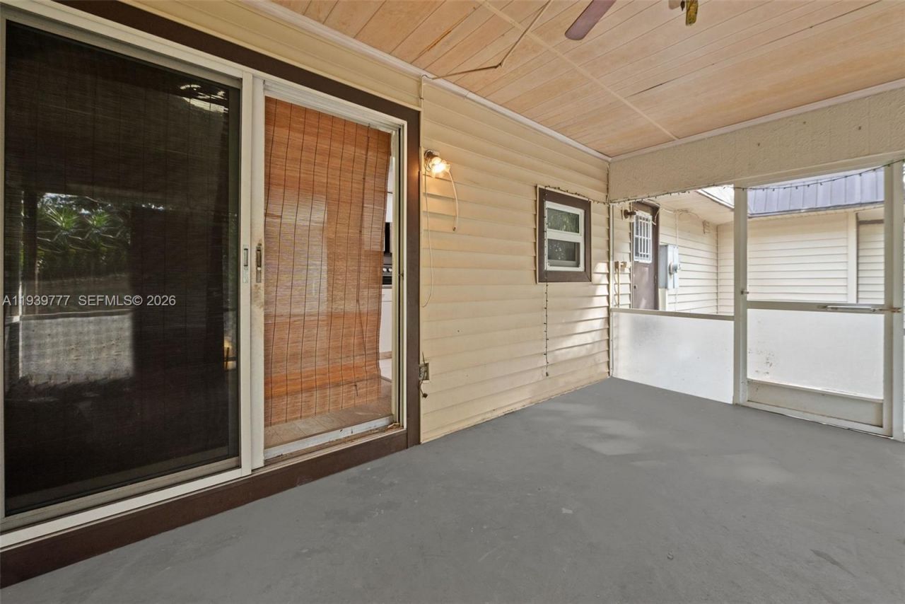 8001 NW 68th Ter, Tamarac, FL 33321 Photo