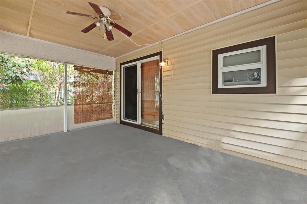 8001 NW 68th Ter, Tamarac, FL 33321 Photo