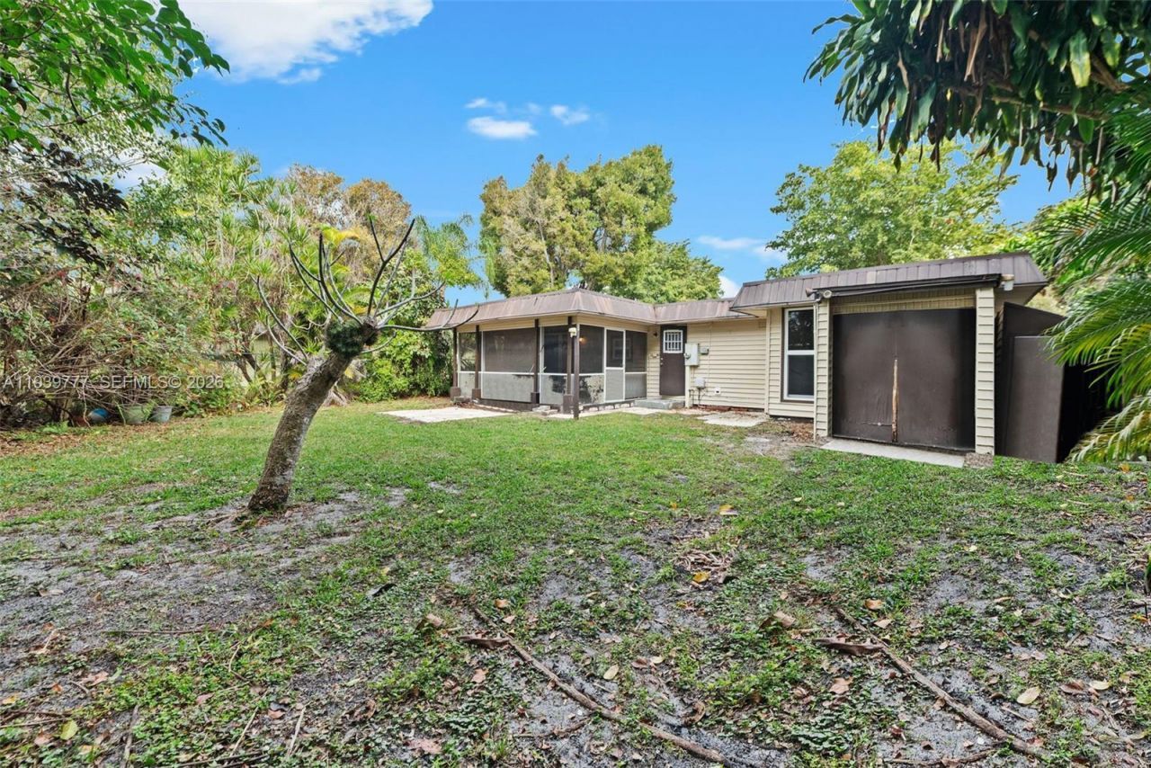 8001 NW 68th Ter, Tamarac, FL 33321 Photo