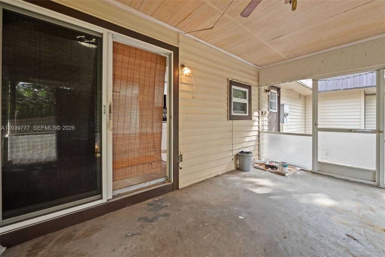 8001 NW 68th Ter, Tamarac, FL 33321 Photo