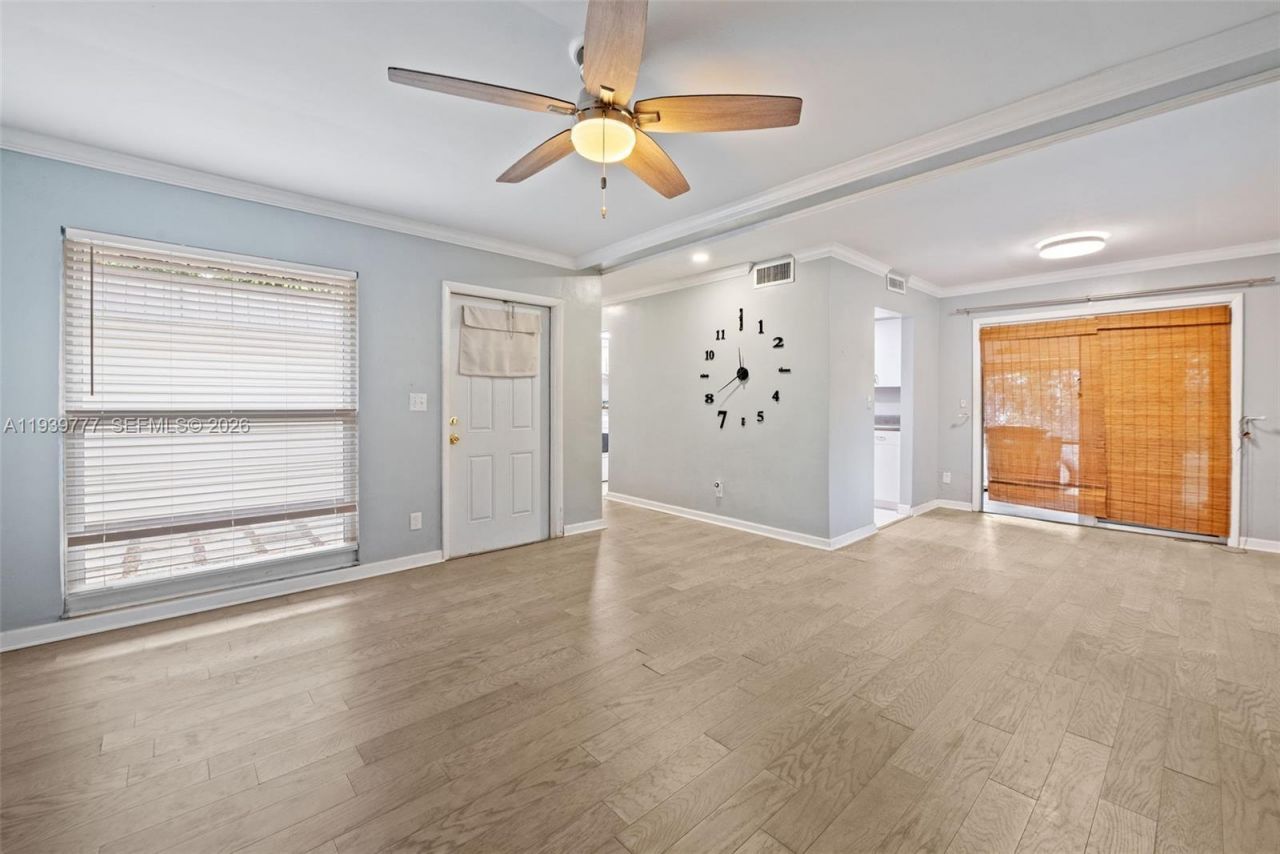 8001 NW 68th Ter, Tamarac, FL 33321 Photo