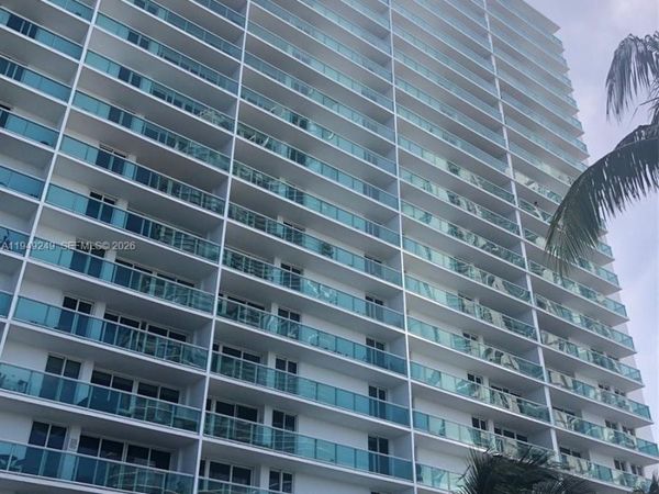100 Bayview Dr , Unit 408, Sunny Isles Beach, FL 33160
