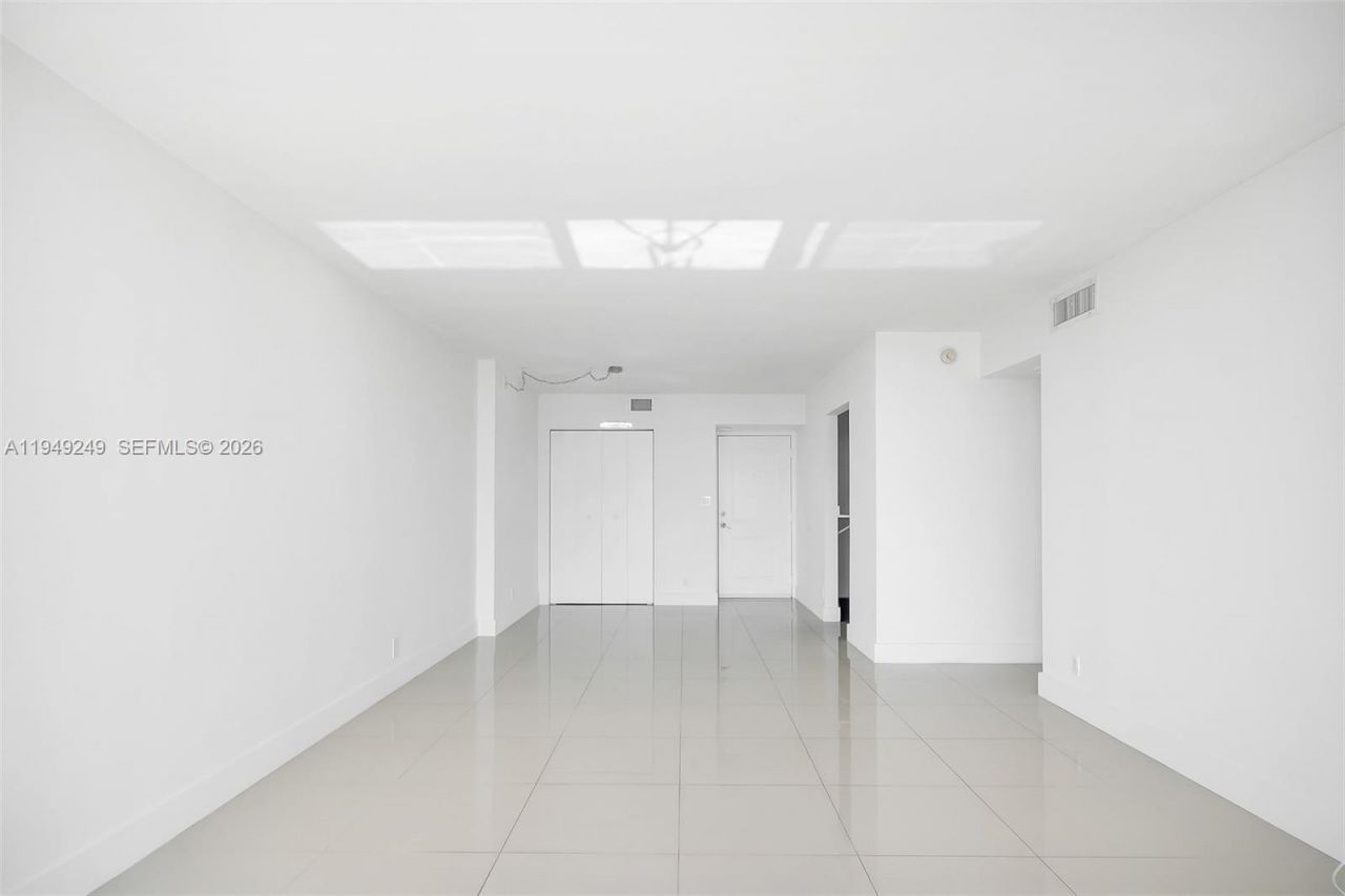 100 Bayview Dr , Unit 408, Sunny Isles Beach, FL 33160 Photo