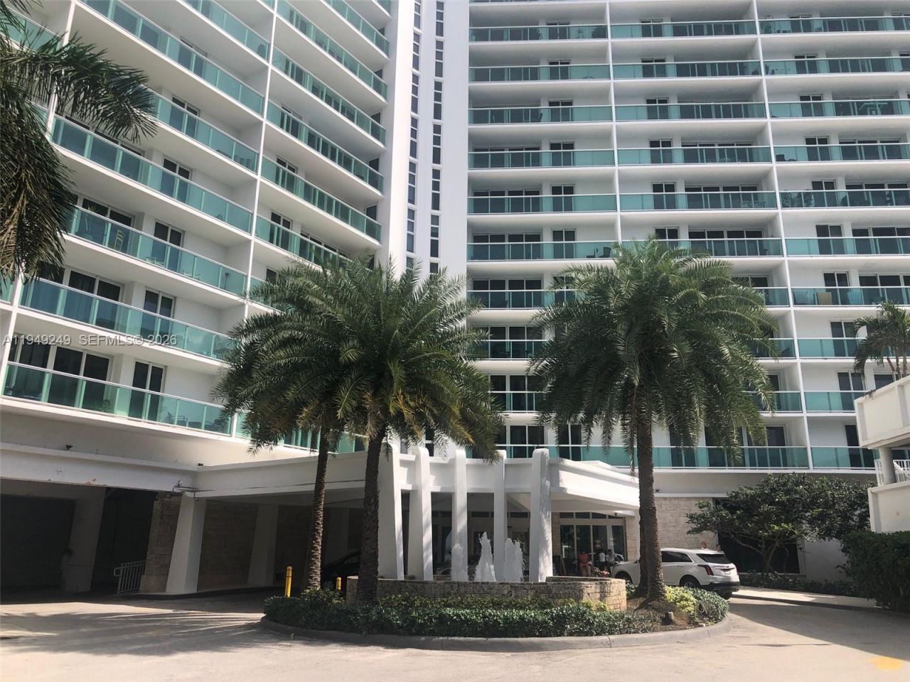 100 Bayview Dr , Unit 408, Sunny Isles Beach, FL 33160 Photo