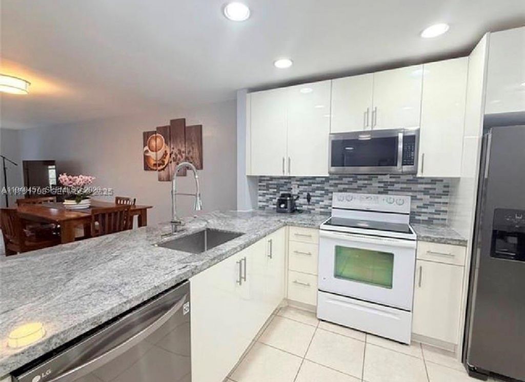 8931 N New River Canal Rd, Unit 4C, Plantation, FL 33324 Photo